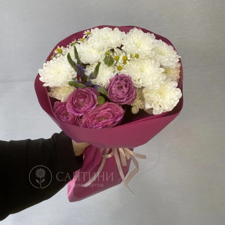 Букет из хризантем и кустовых роз